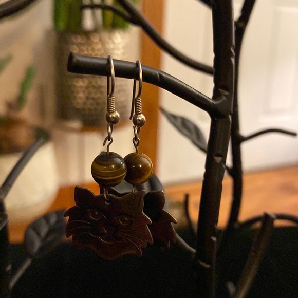Genuine Tigers eye stone cat-face drop earrings - Picture 3 of 3